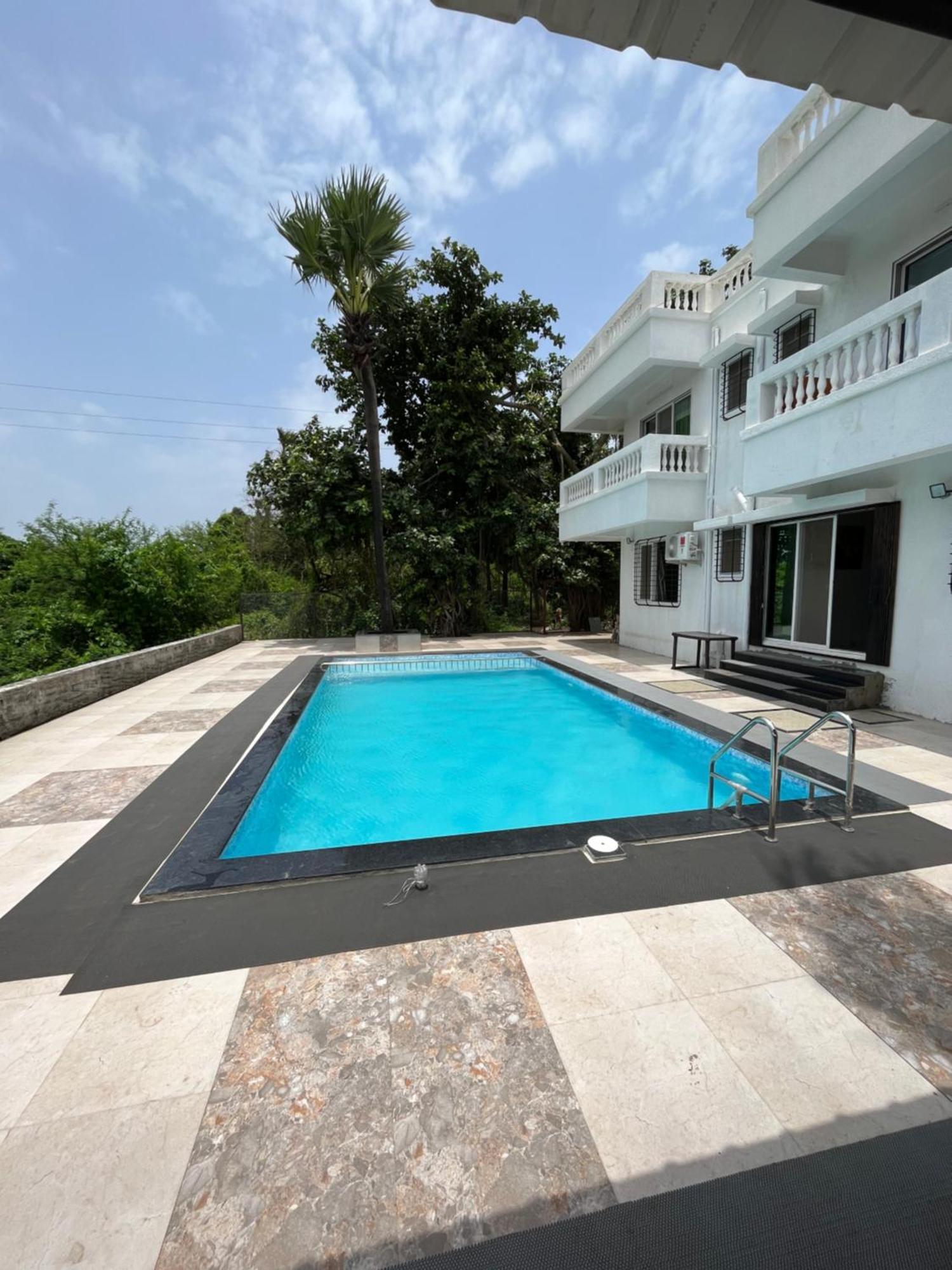 Classic Villa Pālghar Exterior foto